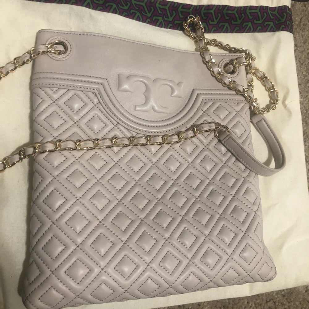 Authentic Tory Burch cross bag :)